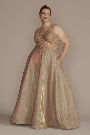 Plus Size Prom Dresses & Gowns | David's Bridal